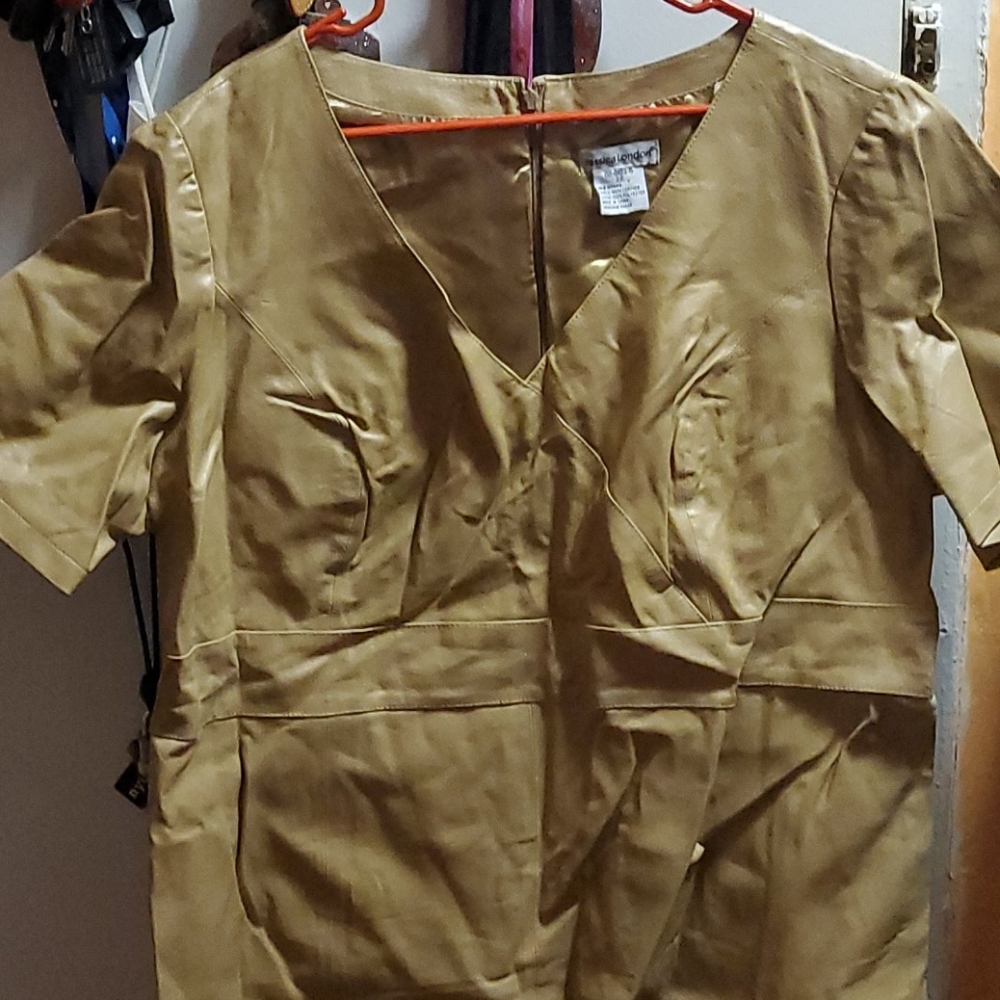 Dress - Picture 2 of 3